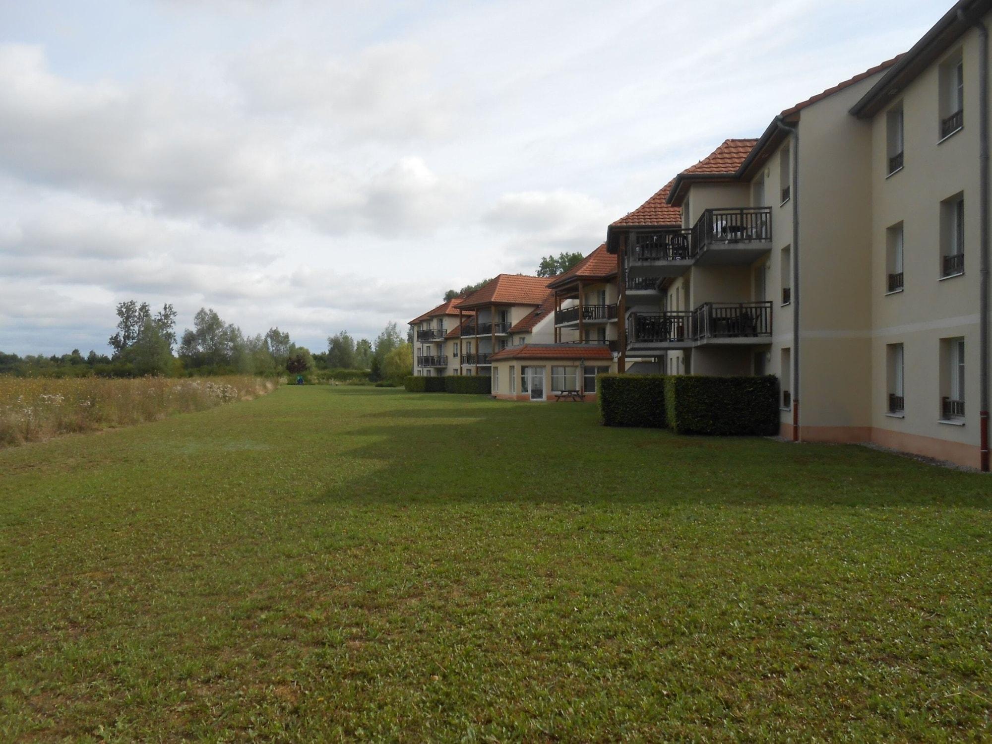 Residence Vtf Les Allees Du Green Levernois Eksteriør bilde