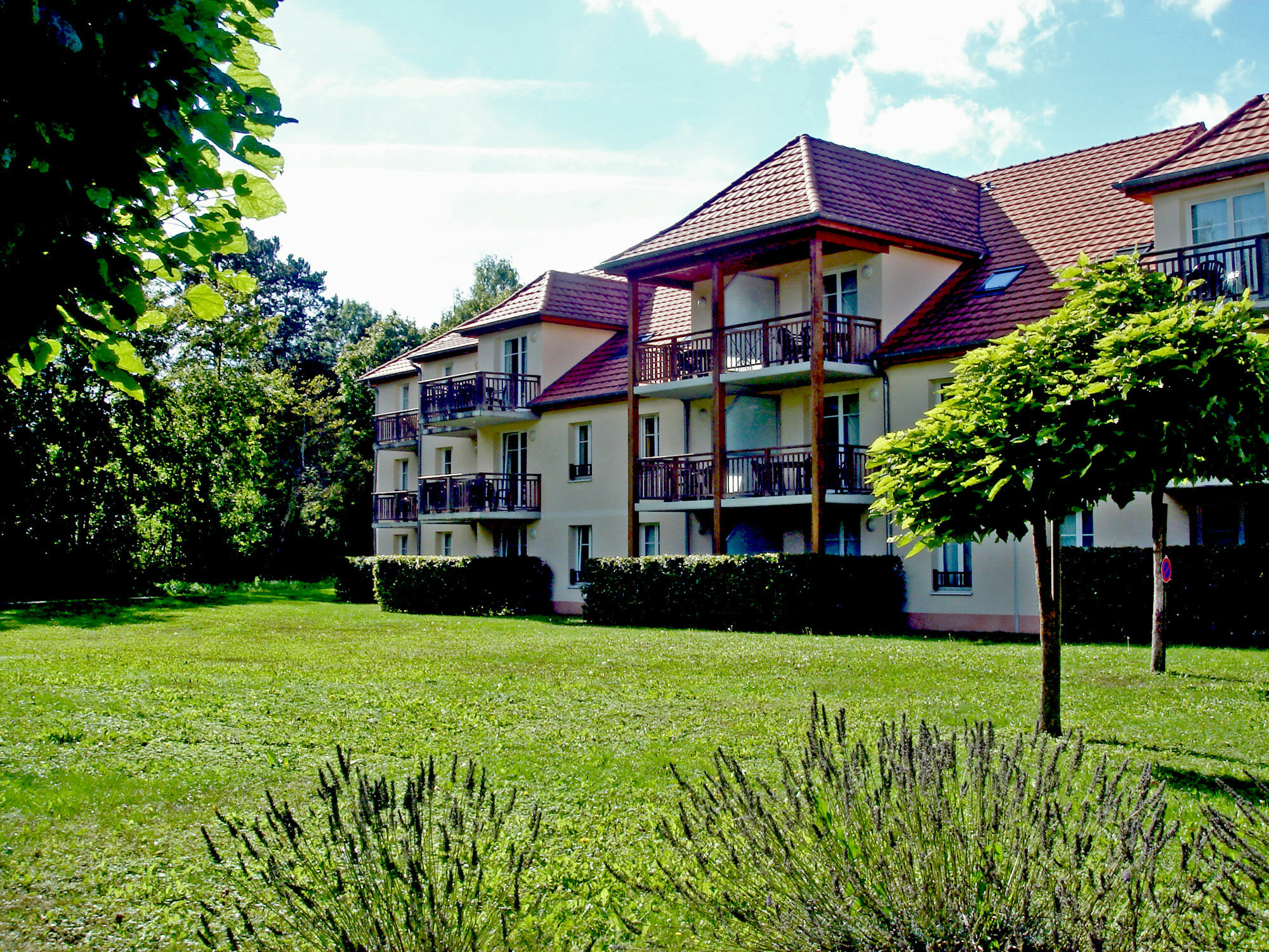 Residence Vtf Les Allees Du Green Levernois Eksteriør bilde
