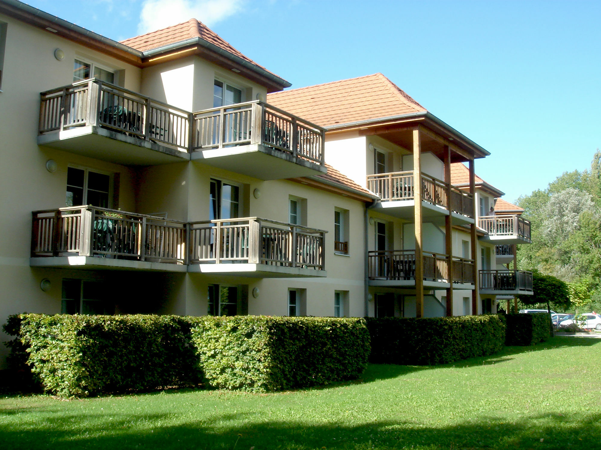Residence Vtf Les Allees Du Green Levernois Eksteriør bilde