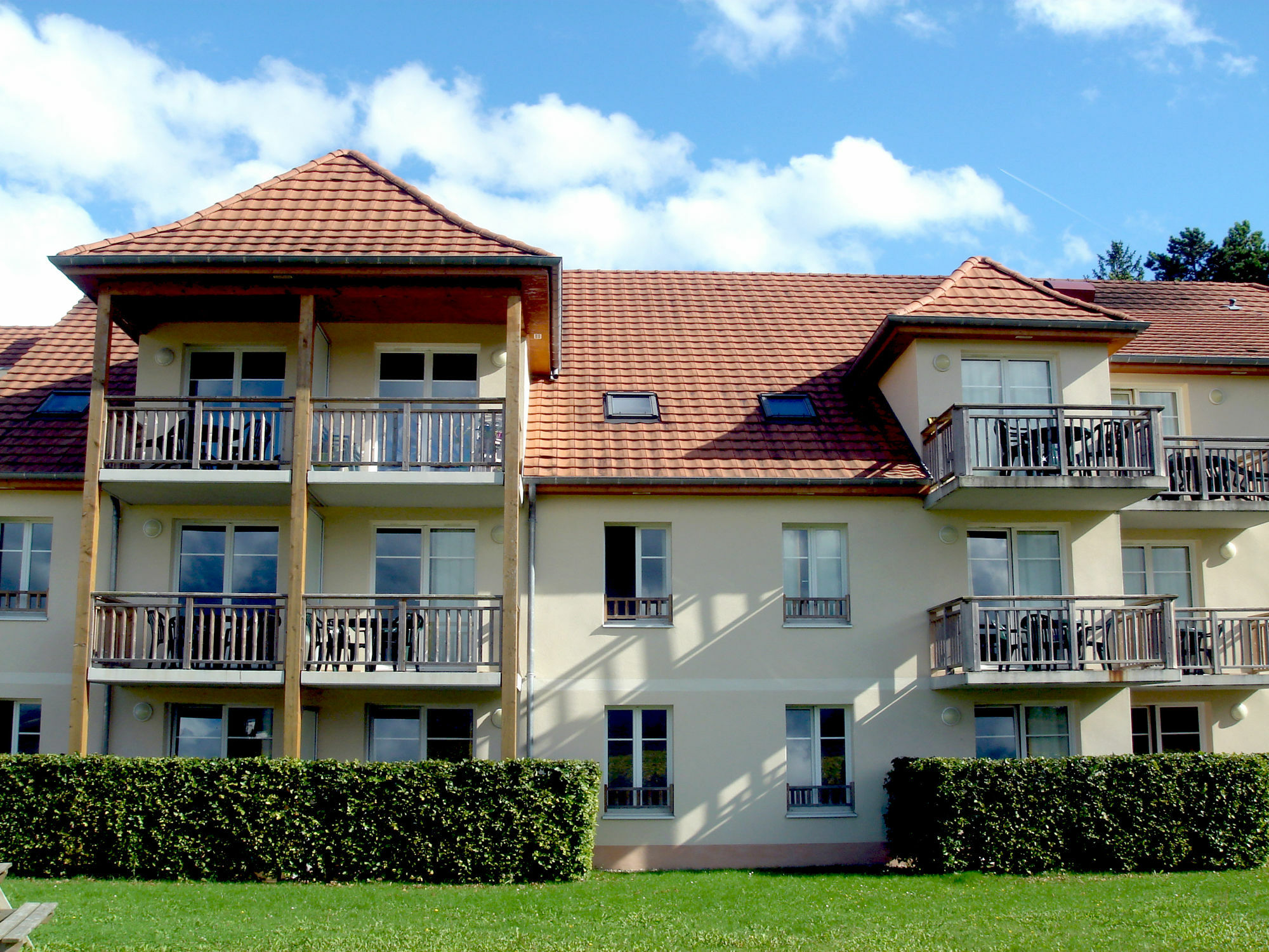 Residence Vtf Les Allees Du Green Levernois Eksteriør bilde
